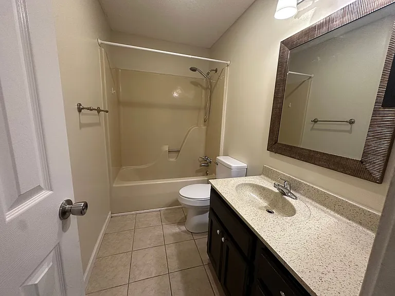 1304 N Nashville Ave — Photo 8