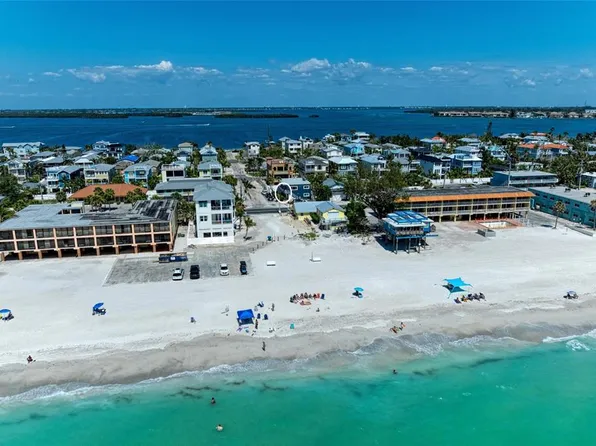 101 25th St N #1, Bradenton Beach, FL 34217