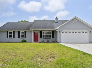 417 Dion Dr, Hubert, NC 28539