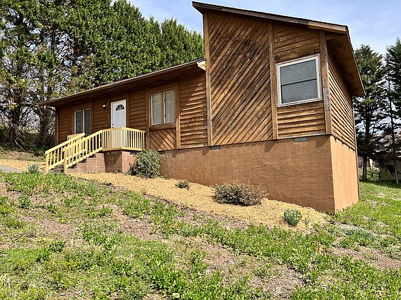 3rd image of 288 Gwyn Hayes St