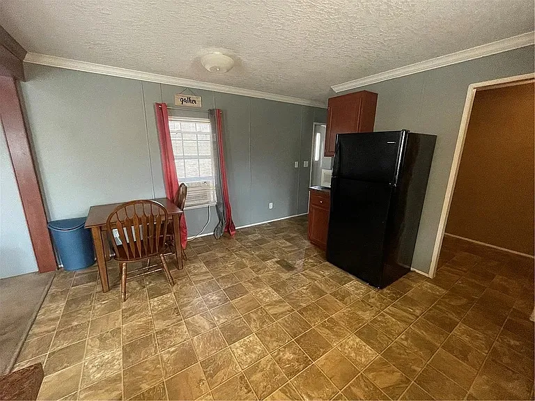 115 Oak Knoll Dr — Photo 4