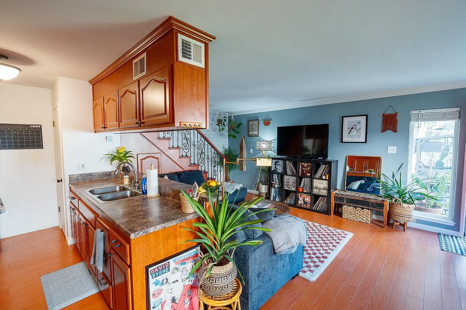 2037 Benita Dr — Photo 1