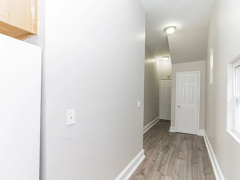 2227 Linden Ave — Photo 5