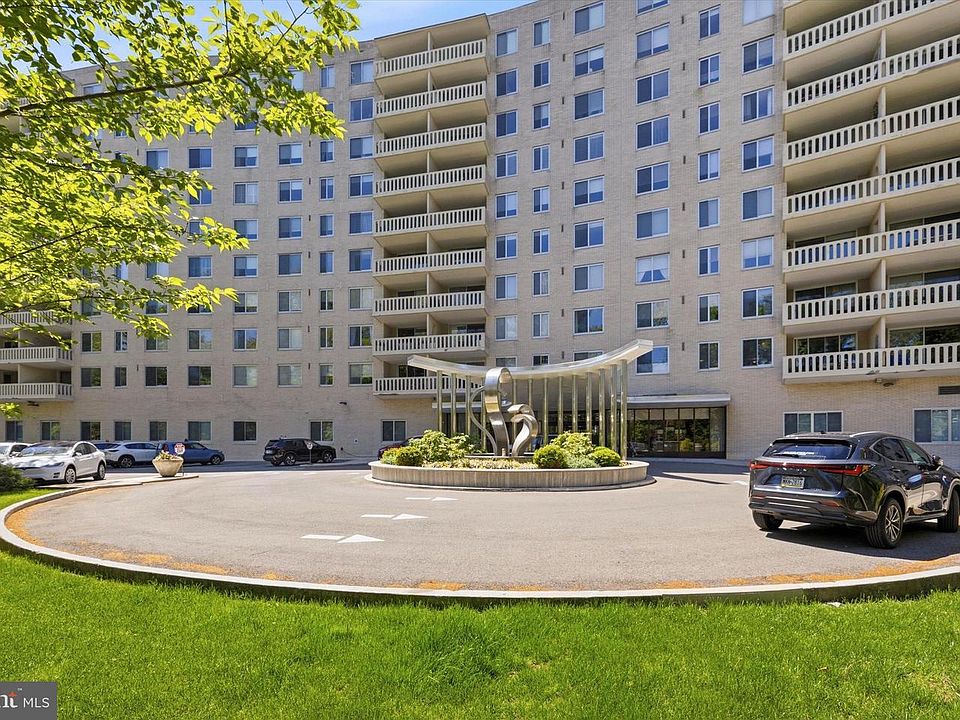 1st image of 191 Presidential Blvd Unit 805