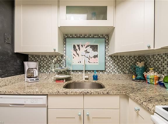 5th image of 8387 S Haven Ln
