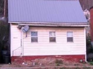 12 Main St, Glouster, OH 45732