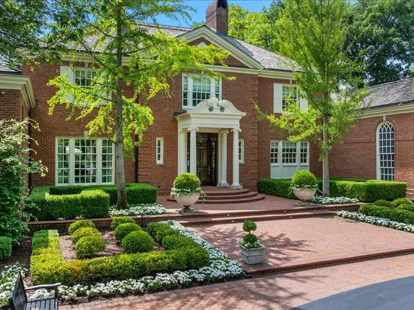 1045 Country Club Rd, Bloomfield Hills, MI 48304