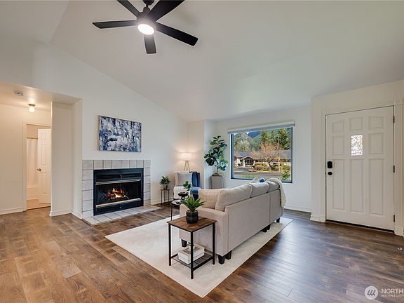 4th image of 43423 SE Cedar Falls Way