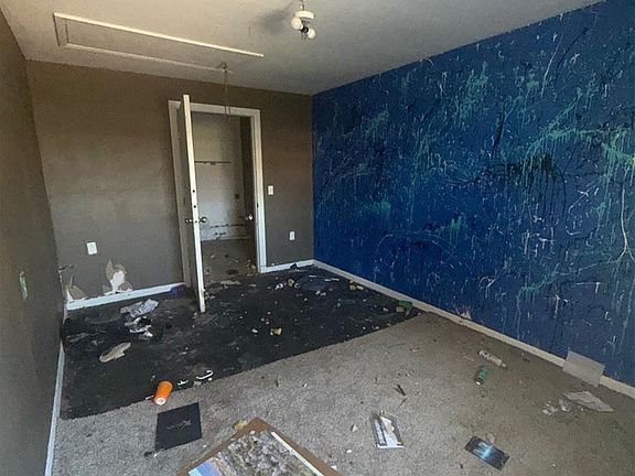 5th image of 4300 SE 37th St