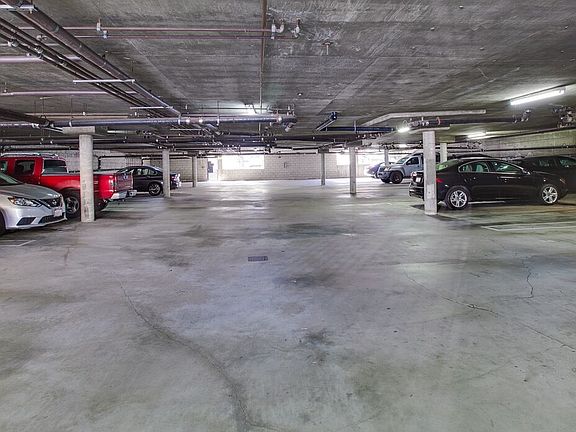 4th image of 3501 Jasmine Ave #13