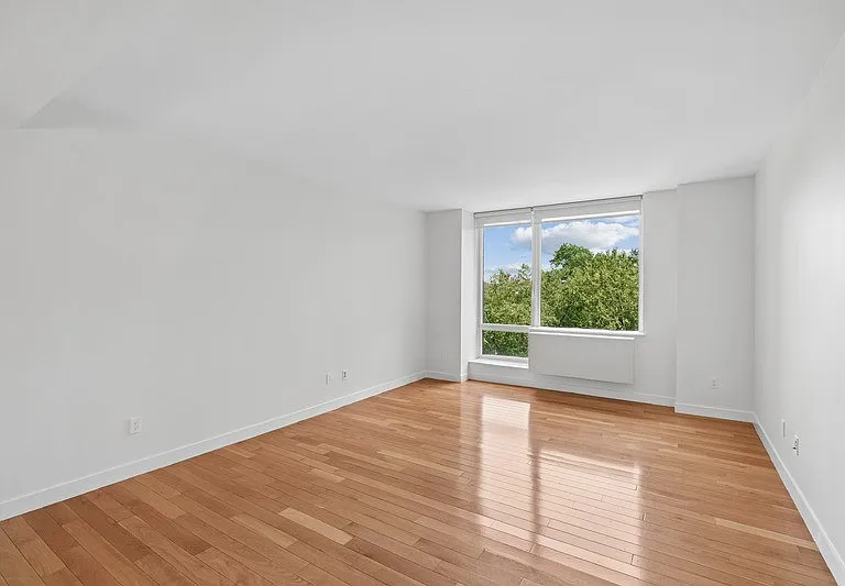 3260 Henry Hudson Pkwy E #4F — Photo 5