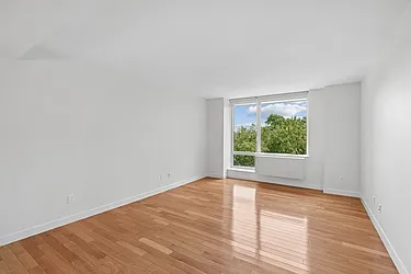 3260 Henry Hudson Parkway, #4F