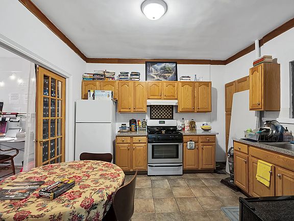 4th image of 122 E 102nd St APT 5B