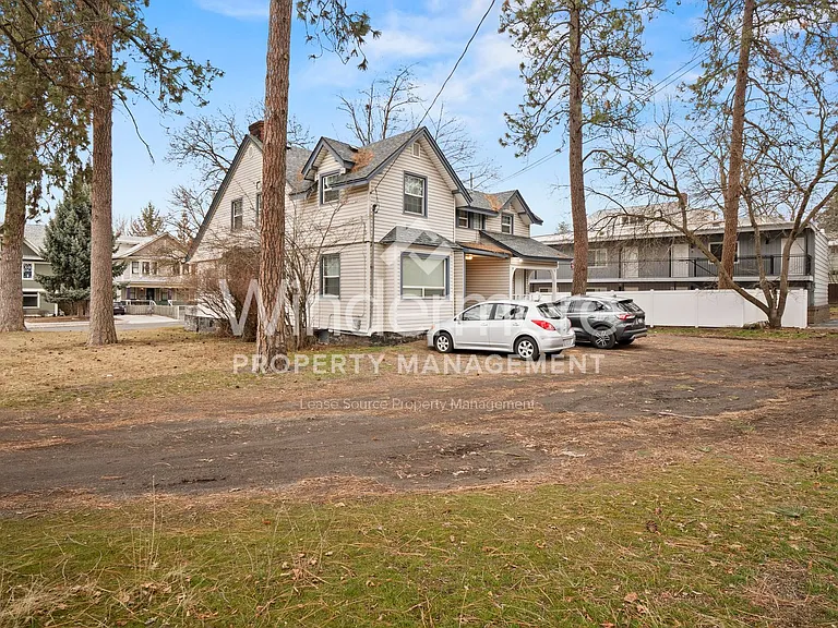 1425 W 8th Ave — Photo 15