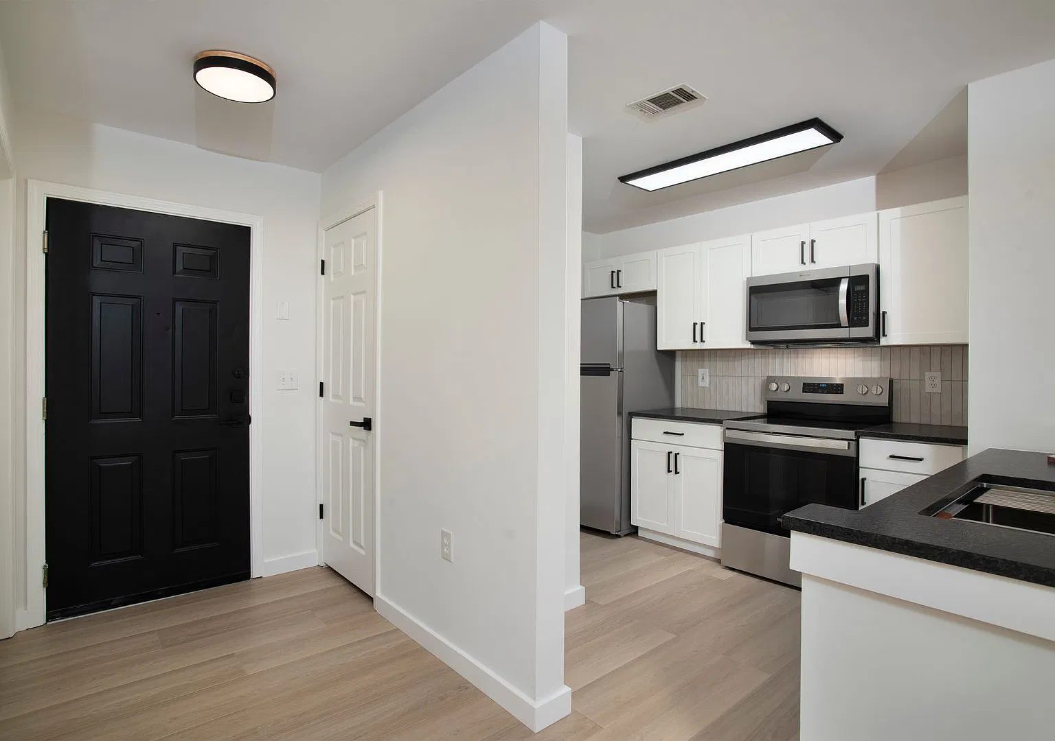 Fully Renovated 2 Bed / 2 Bath Condo in Gated Reserve at Woodbridge — Photo 1