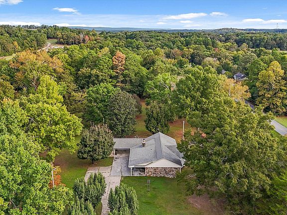 3rd image of 204 Dodd Rd
