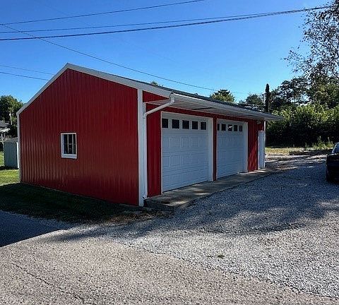 2nd image of 404 S Jackson Street