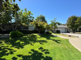2919 E Joaquin Pl, Fresno, CA 93726