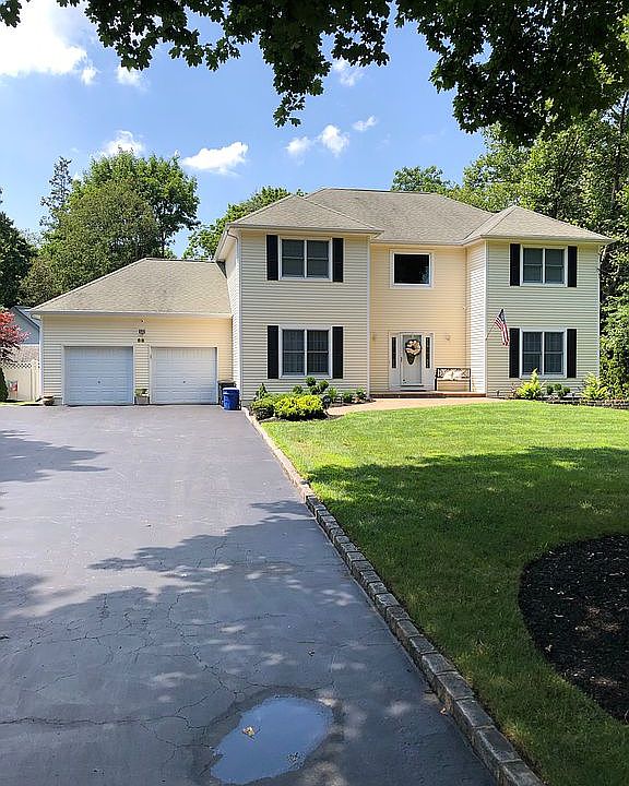 2nd image of 88 Holly Dr