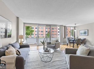 1301 S Arlington Ridge Rd APT 208, Arlington, VA 22202