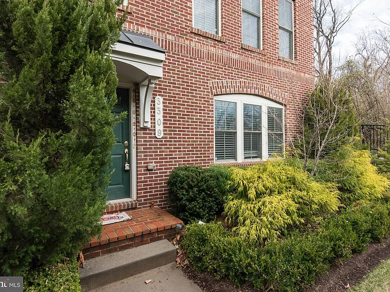 3309 Kemper Rd — Photo 5