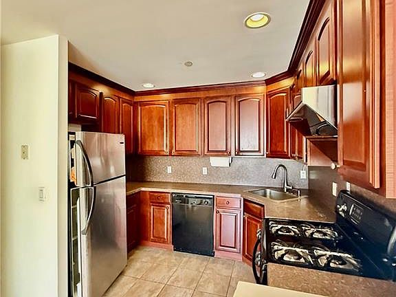 3rd image of 14 Bay 47th St #1A