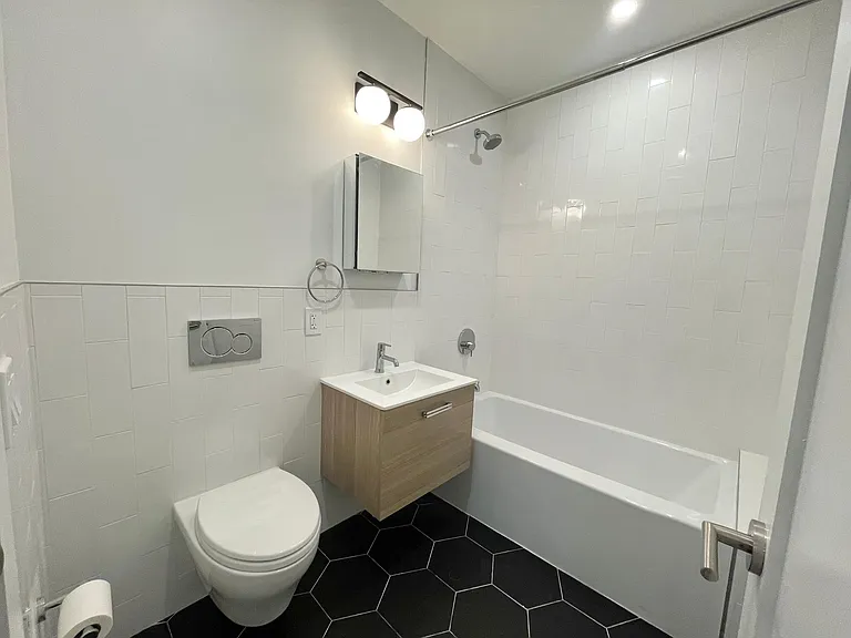 66 E 7th St #10 — Photo 3