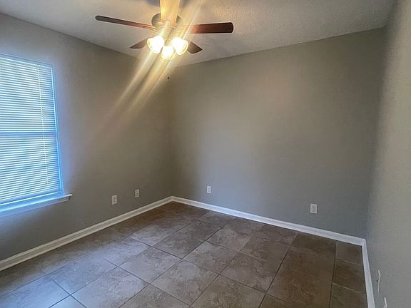 5th image of 113 Leeswood Cir