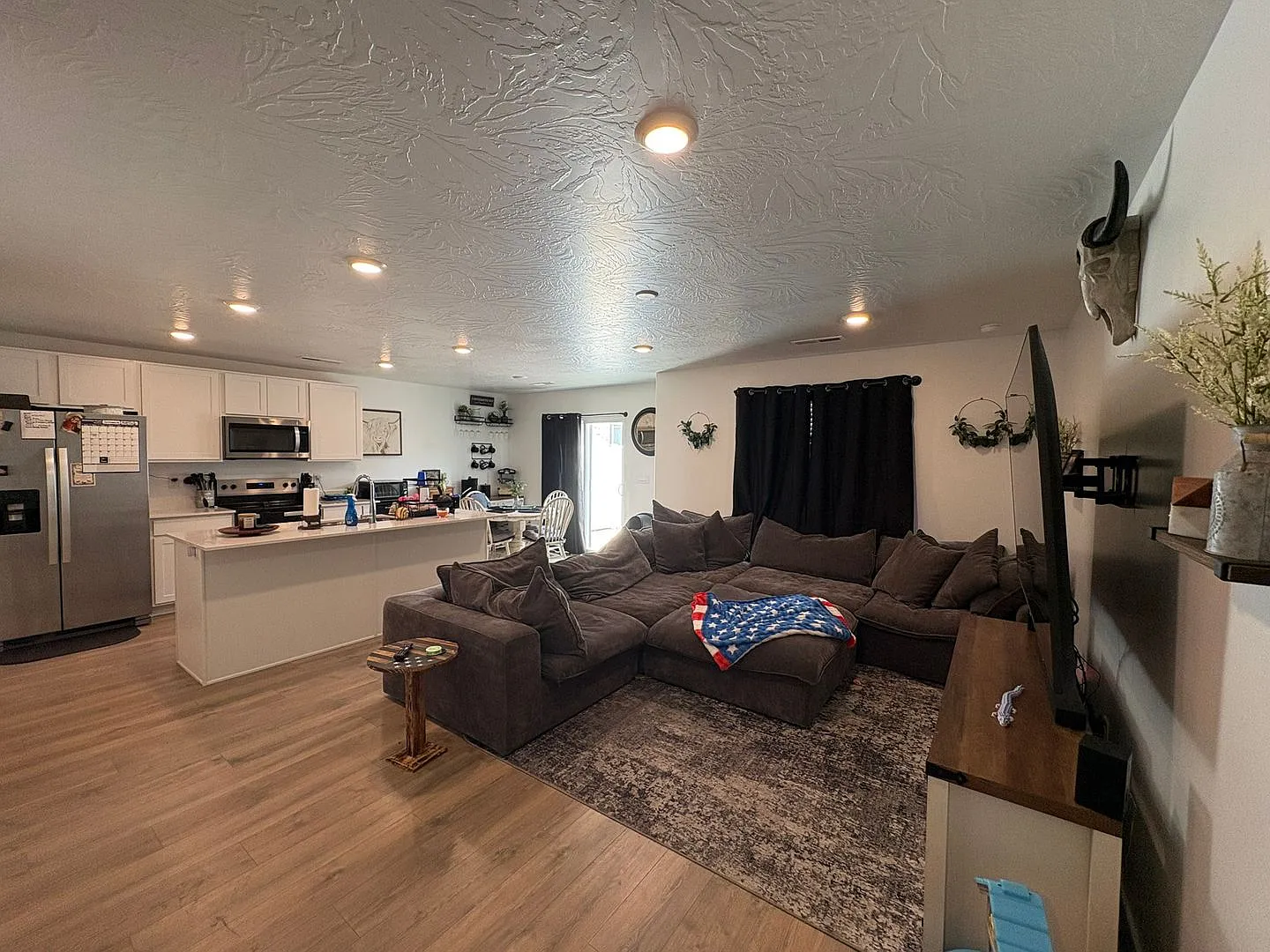 Washington Townhome — Photo 4