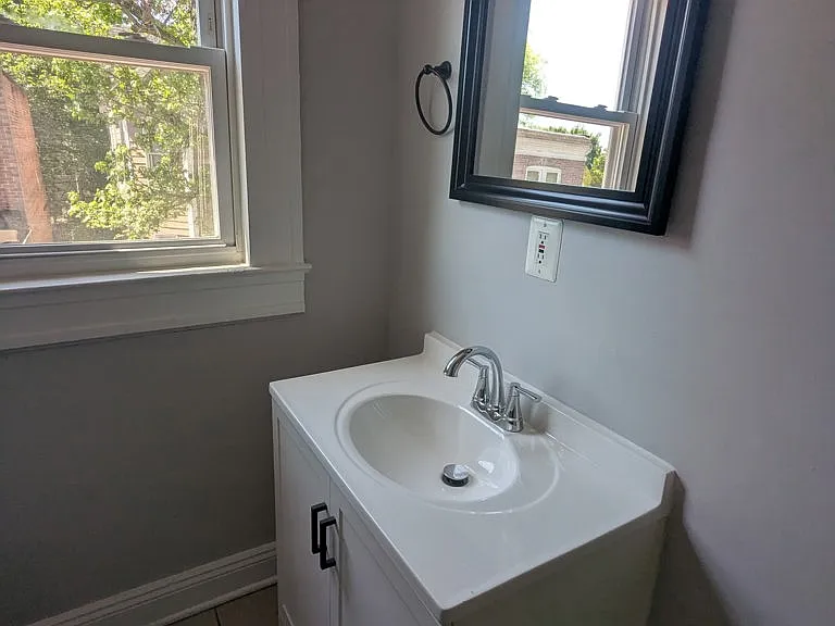 616 Montpelier St — Photo 16
