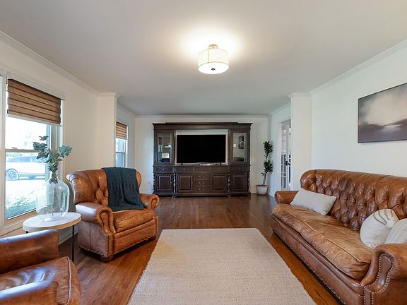 3rd image of 115 Ewingville Dr