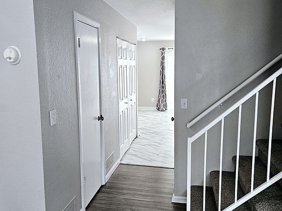 5th image of 10721 Foxwood Ct