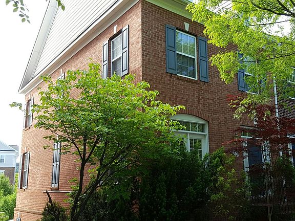 2nd image of 610 Garden View Sq