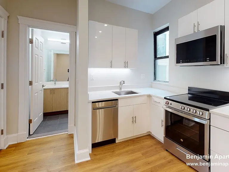 833 Beacon St #206 — Photo 5