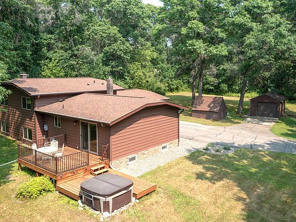 5th image of 9581 Arielle Dr