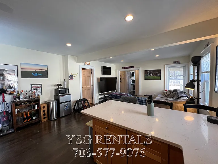 237 Everett St #237 — Photo 17