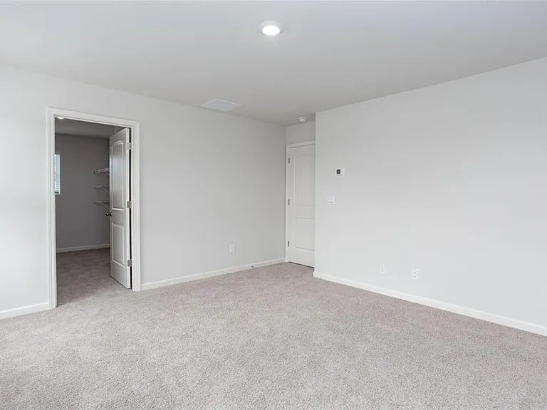 131 Landsdowne Way — Photo 20