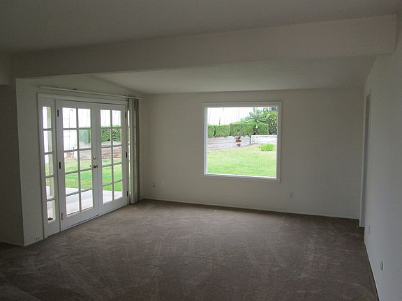 3rd image of 5442 Castleton Dr