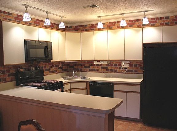 4th image of 304 Wycoff Way W