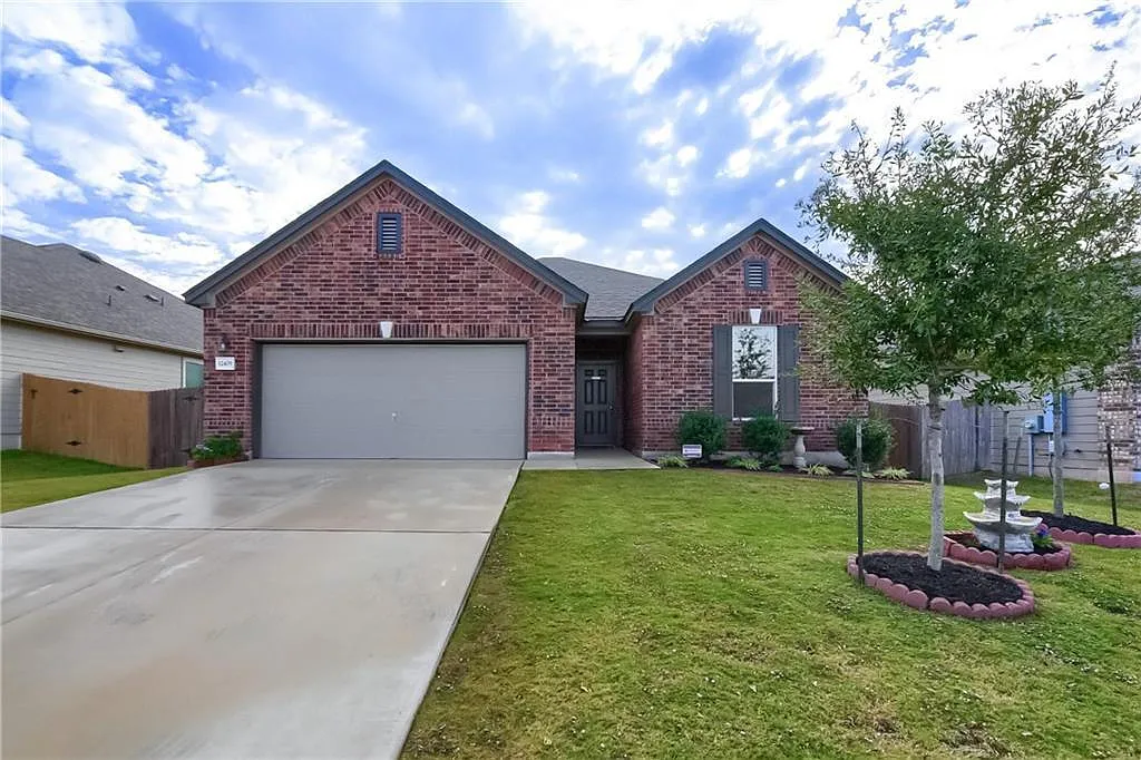 3 bed, 2.0 bath, 1678 sqft, $2,000 — Photo 1