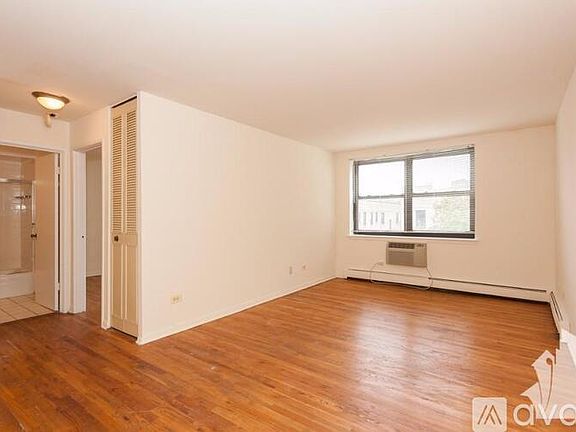 2nd image of 541 W Briar Pl APT 204