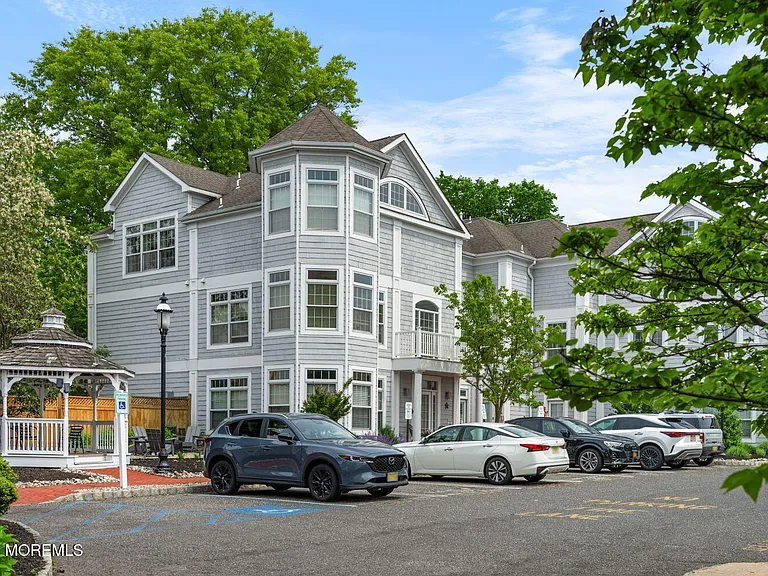 162 Main St — Photo 34