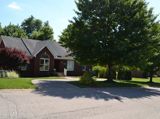 6706 Crispa Ct, Louisville, KY 40228