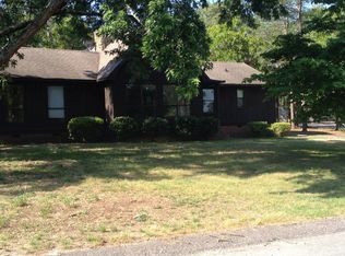 42 Oregon Ln, Spring Lake, NC 28390