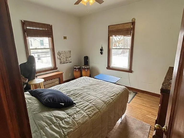 329 E Chester St — Photo 18