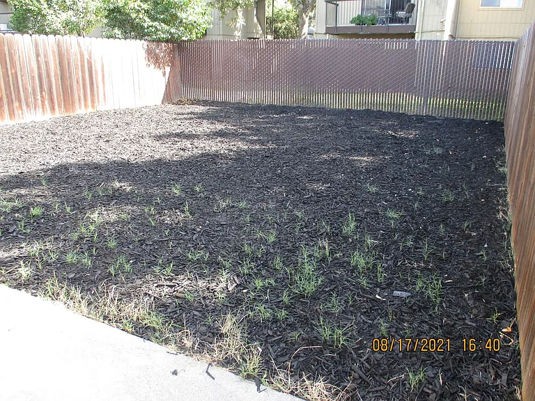 2718-2716 Grizzly Hollow Way — Photo 4