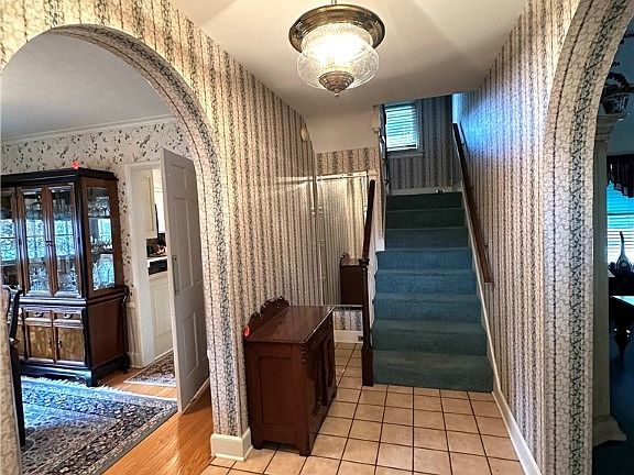 5th image of 854 Campbell Cir NE