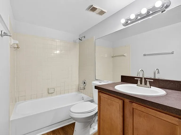 760 Executive Center Dr #32-12-32 — Photo 9
