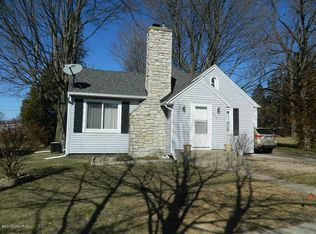 439 E Main St, Fennville, MI 49408