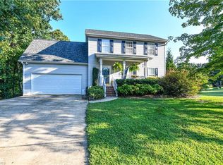 7604 Daltonshire Ct, Oak Ridge, NC 27310